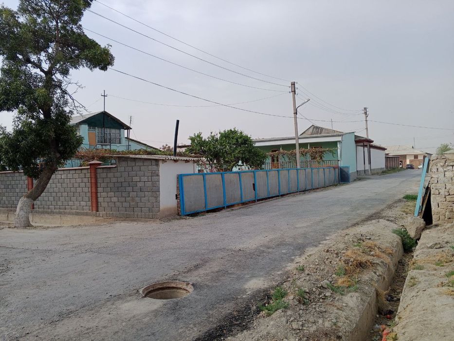 7 сотихли ҳовлили уй сотилади иккиламчи кредит хам бўлади