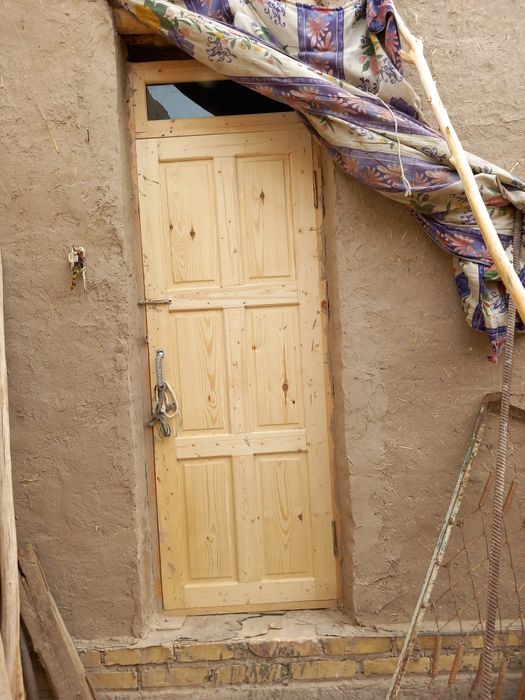 Uy sotiladi. Vadapravut otga wifi otgan. Svet bor.