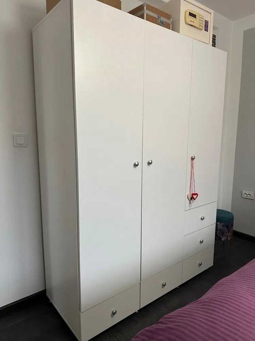 Детски трикрилен гардероб