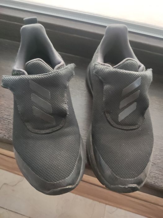 Продам кроссовки Adidas для мальчика
