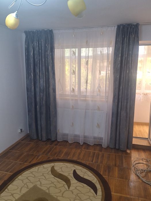 Închiriez apartament cu doua camere decomandat