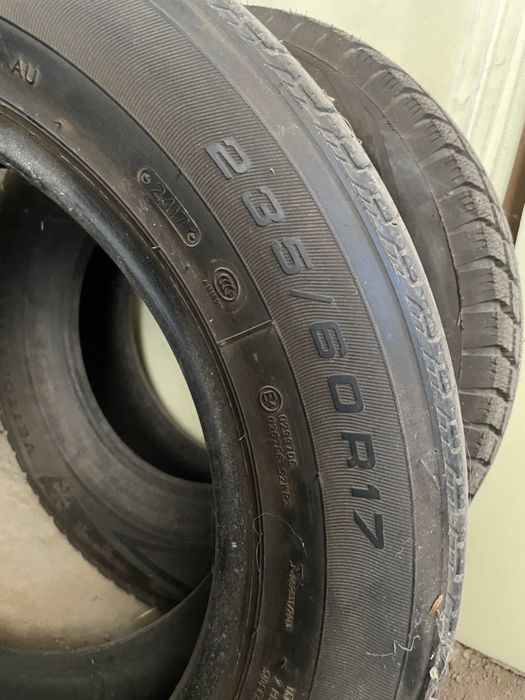Продам шины бу 235/60/17