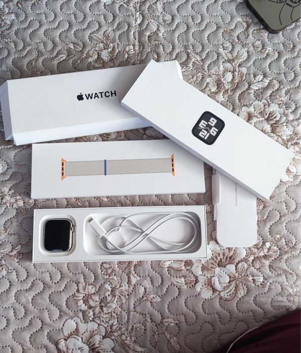 Apple Watch SE 2 44 мм – отлично състояние