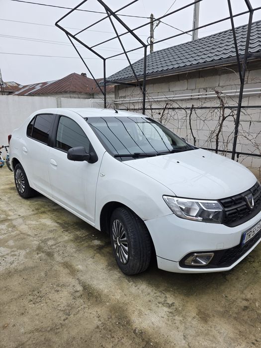 Dacia Logan 0.9 TCe 2018 versiunea Black & White