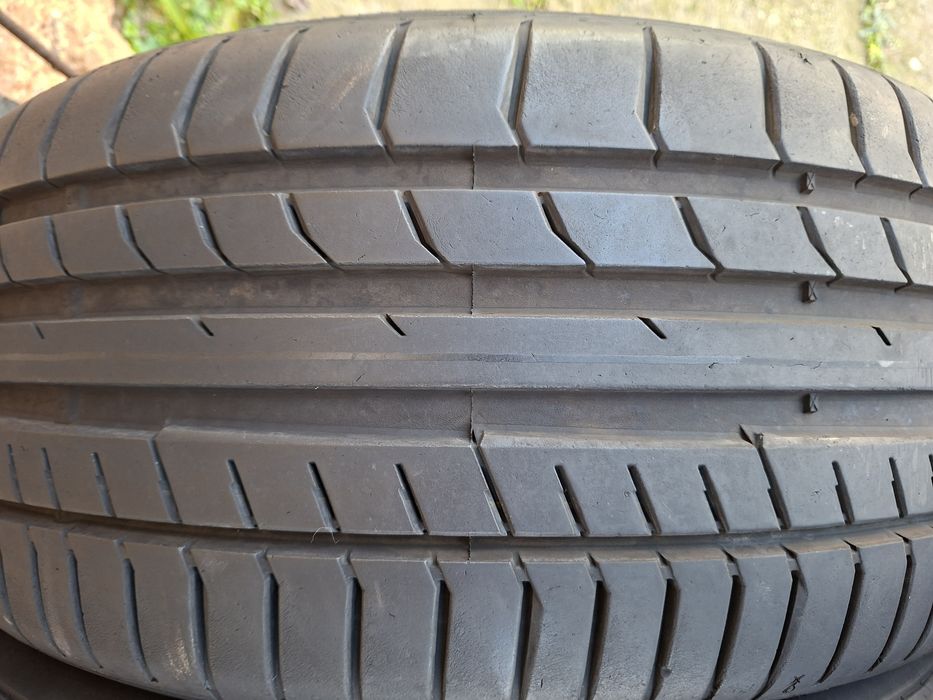 4бр 225/40/18 континентал много запазени като нови.