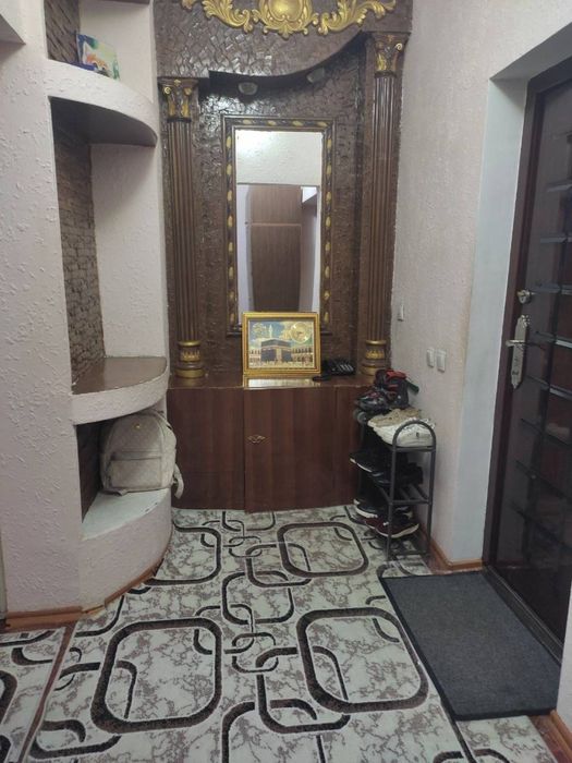 Сергели 7 да 3 хонали уй метро якин срочно сотилади