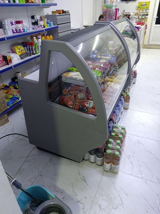 Витринный холодильник