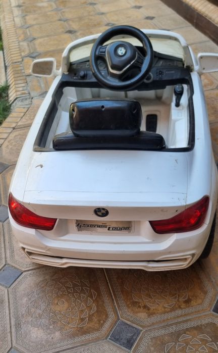 Detskiy elektromobil sotiladi