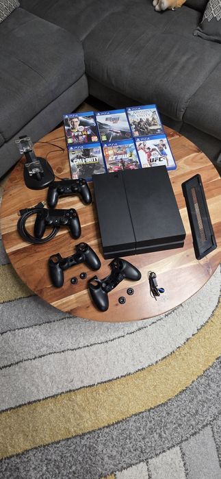 Перфектен Playstation 4 slim с игри  PS4 slim плейстейшън