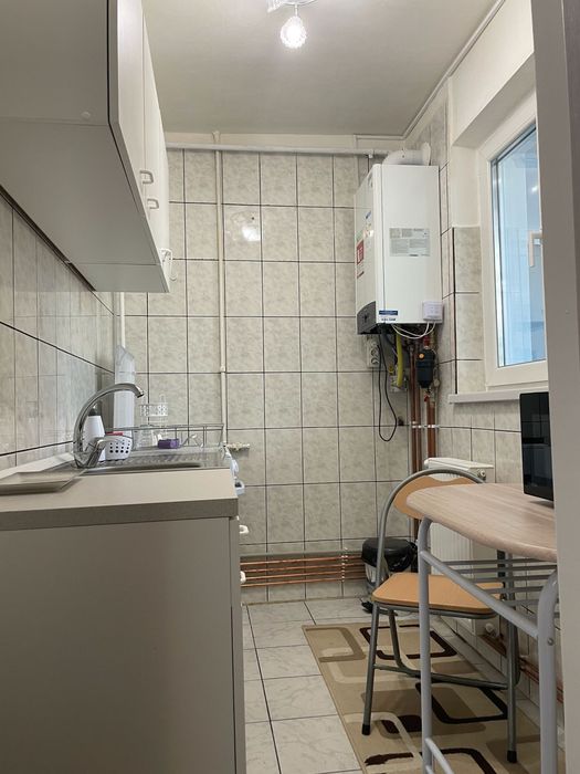 Proprietar inchiriez apartament 1 camera, 36 mp, str Stupilor, centrala proprie, balcon mare inchis, mobilat si utilat, pret 220€ + garantie