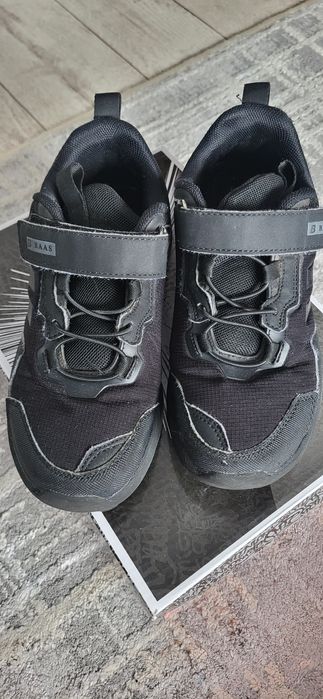 Детские кроссовки