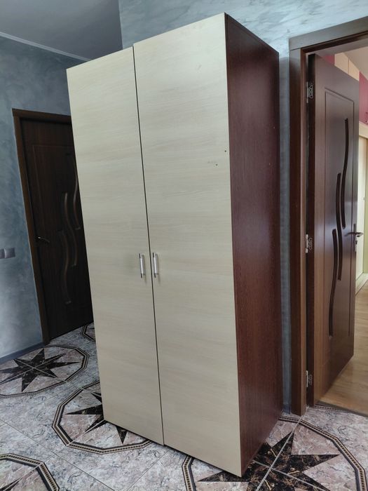 Dulap haine 0.90 x 2 m in doua culori