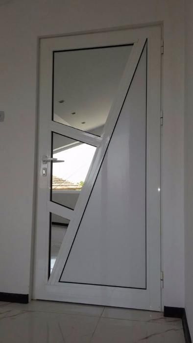 Алуминиева врата за баня