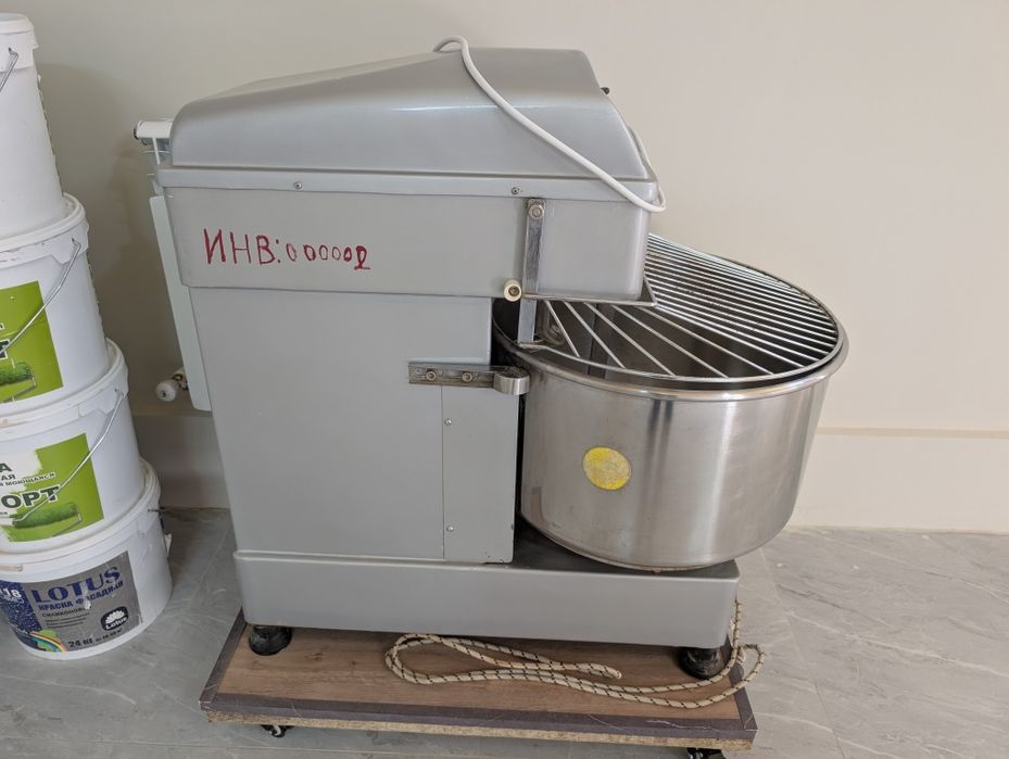 Тестомесильная машина