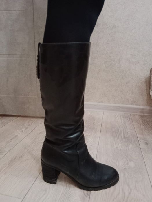 Продам зимние сапоги, 3 пары.