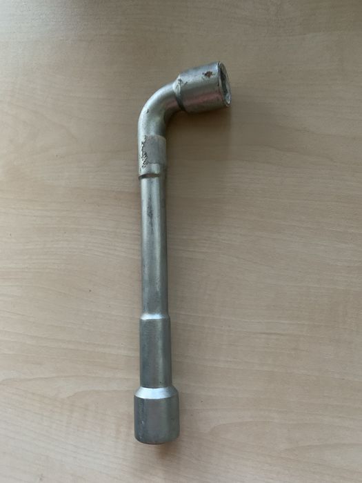 Продам  торцовый  ключ)
