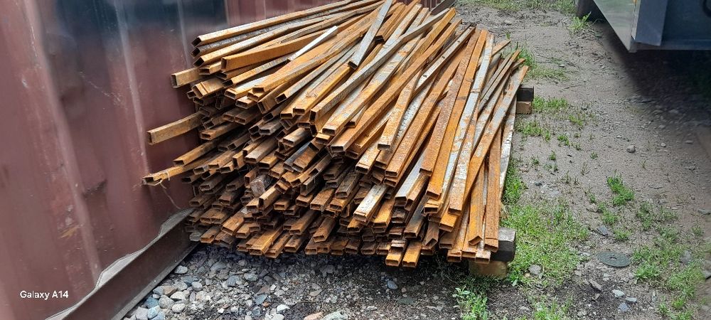Продал железные столбы для забора