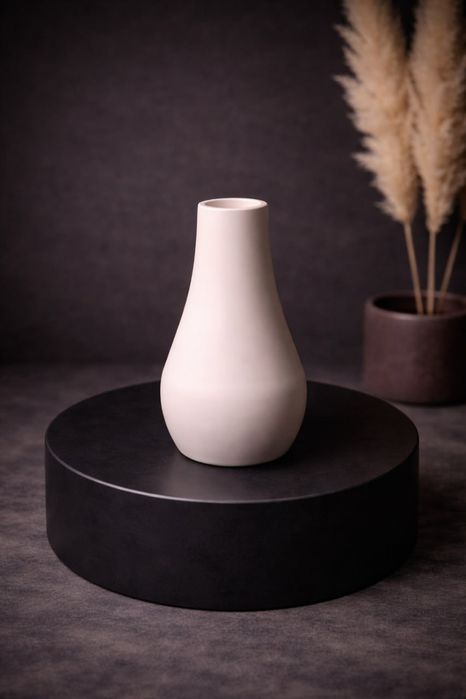 Минималистичная декоративная вазочка