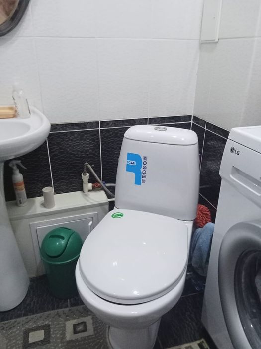 Продам недорого унитаз