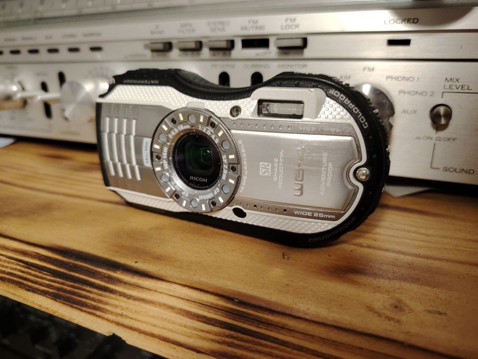 Aparat foto waterproof Ricoh WG-4