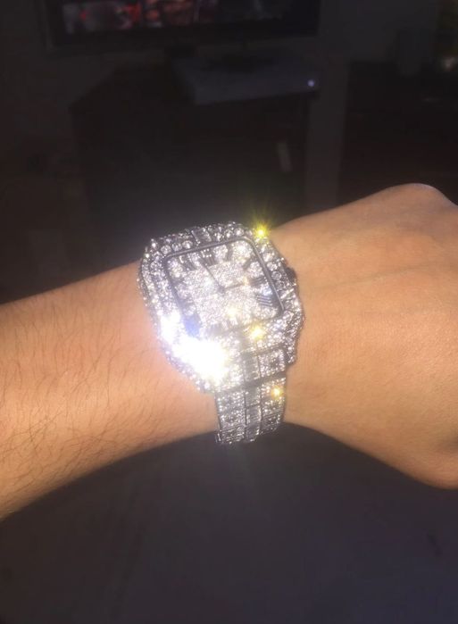 Ceas cu diamante Moissanite