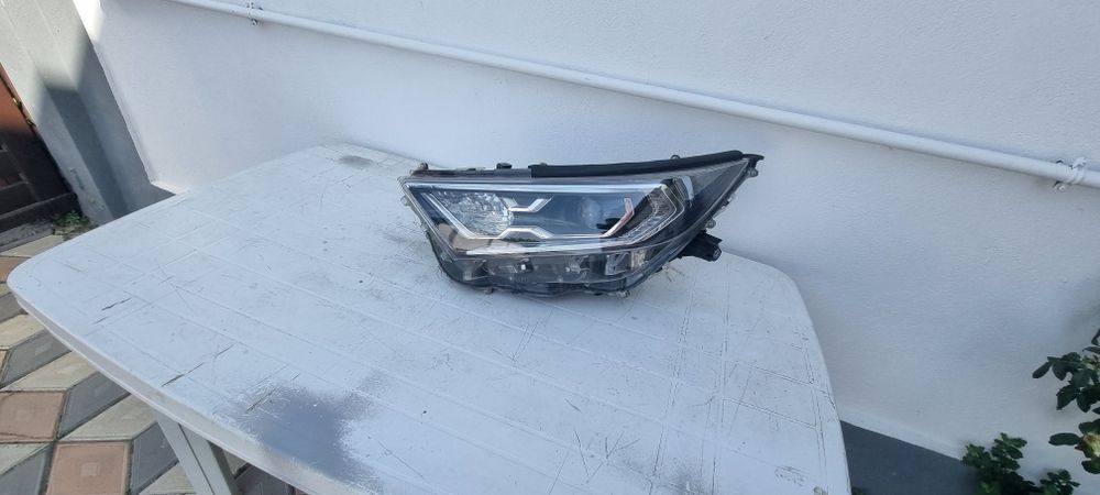 Far stanga full led Toyota Rav4