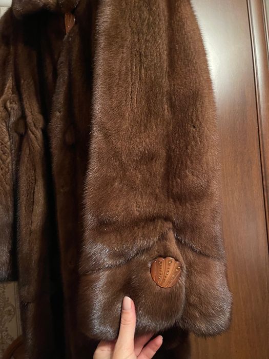 Поодам шубу норка