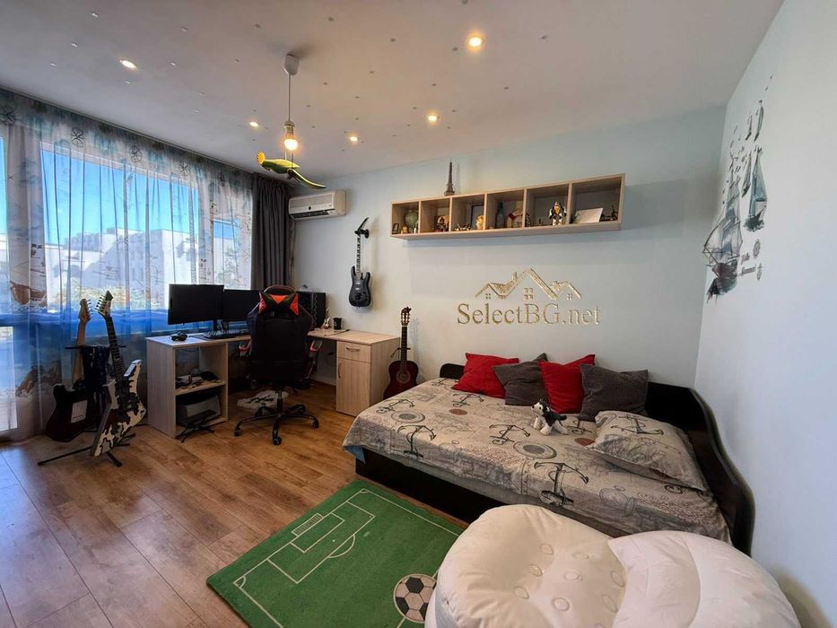 Продава се Многостаен апартамент в Велико Търново, Център - 136 кв.м за 2028 €/кв.м - Снимка #9