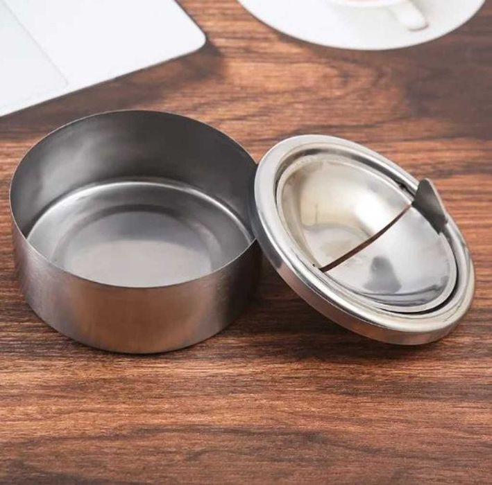 Метален пепелник