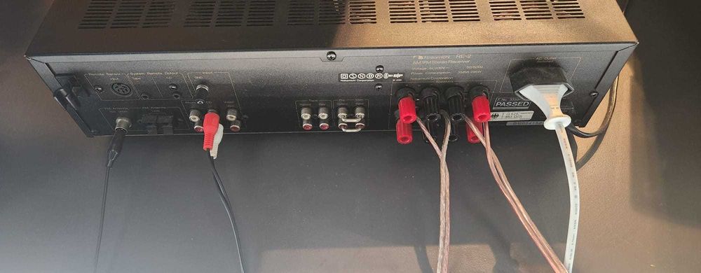 AM/FM Stereo Receiver - Nakamichi RE-2