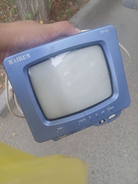 Продаётся маленький телевизор