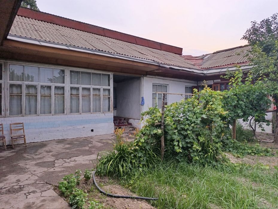 Yer hisobida uy sotiladi sotixi 25mingdan