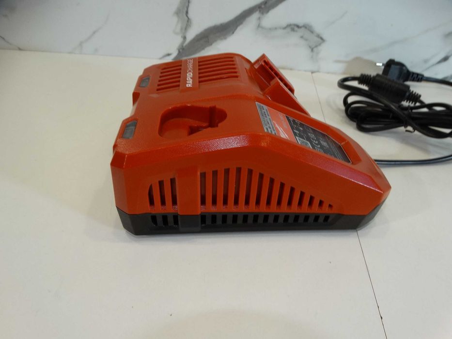 2023 - Milwaukee M 12 - 18FC - Бързо зарядно