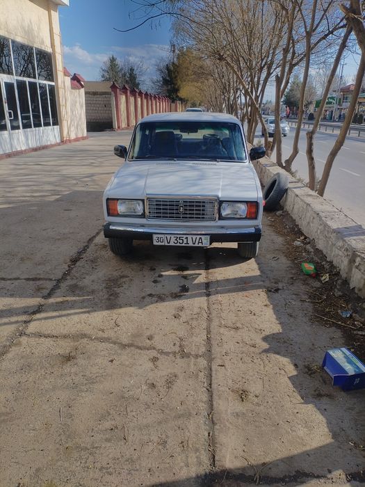 Жугули 2107.срочна сотилади