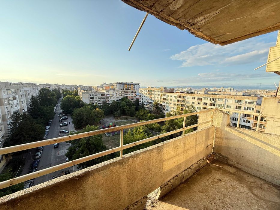 Тристаен имот в ж.к. Люлин 4