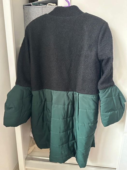 Palton Frambois damă marimea XS
"action": "image_generation",
"action_