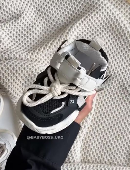 Кроссовки детские