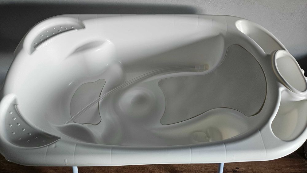 Бебешка вана със стойка