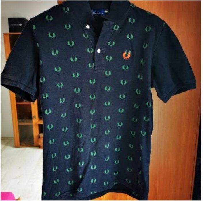 Vand tricouri Fred Perry original  stare buna XL!