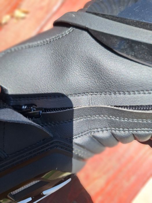 Vand ghete forma din piele motocicleta