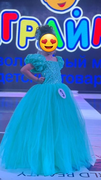 Нарядное  платье для девочки