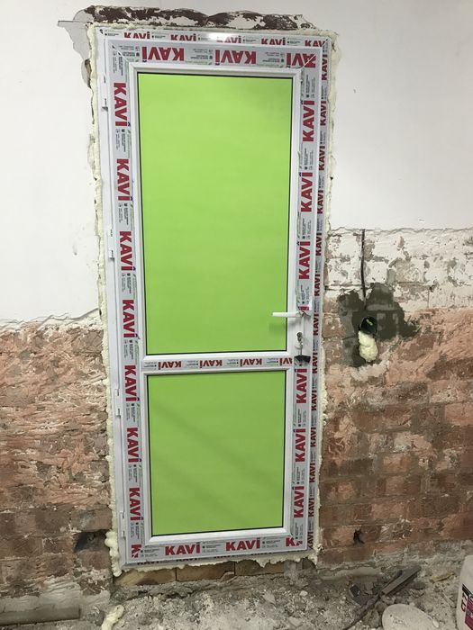 Пластиковые двери