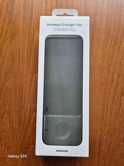 Безжично зарядно Samsung Wireless Charger Trio
