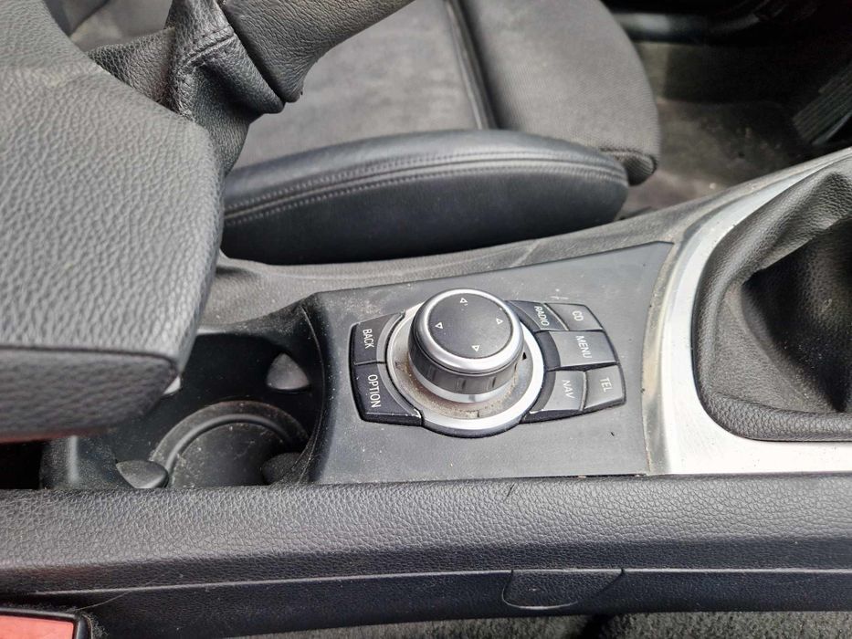 BMW E87 118D 143кс ксенон рекаро CIC навигация ръчка НА ЧАСТИ!