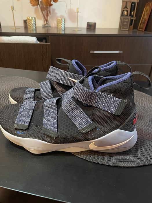 Adidasi baschet Lebron 11