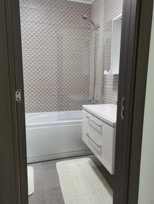 Inchiriez apartament cu 2 camere-Brown Luxury