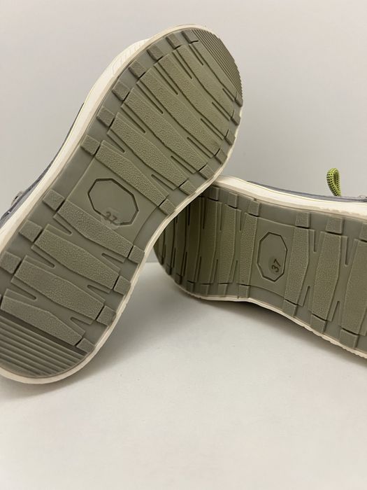 Продам кроссовки