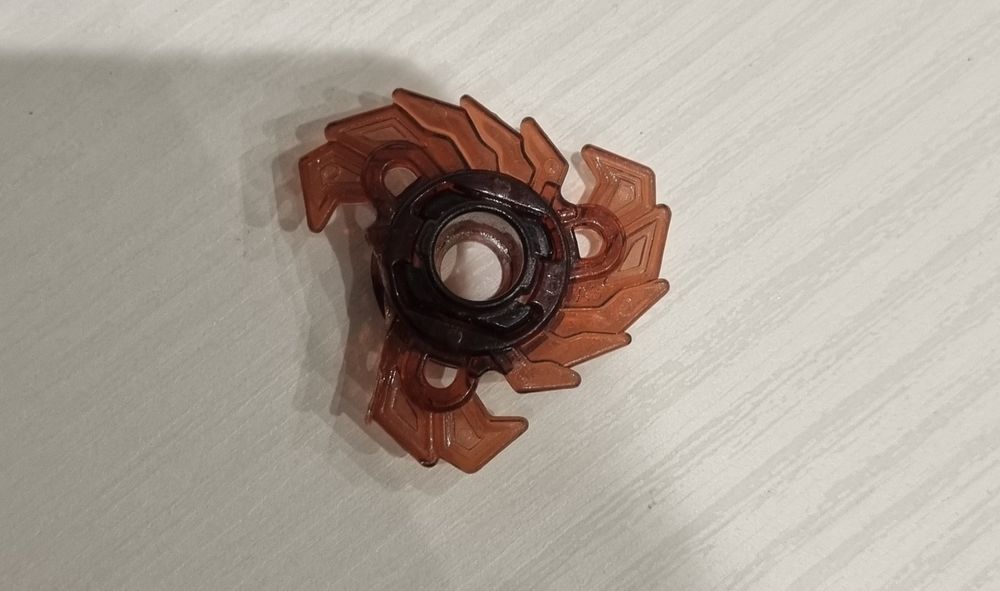 Бейблейд,Beyblade,Bey blade,Бей блейд-части и изтрелвачки