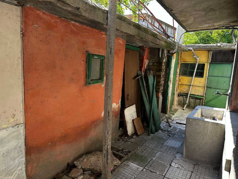 Продава се Етаж от къща в Чирпан - 400 кв.м за 160 €/кв.м - Снимка #16