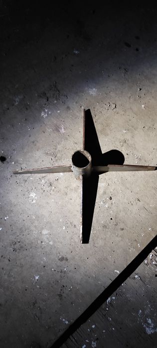 Продам подставку для ёлки.